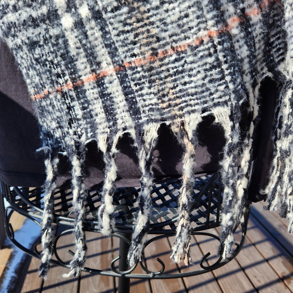 Scarf, soft, warm, fringe, like new!  Gray, white, black, hint of orange! - Picture 8 of 10